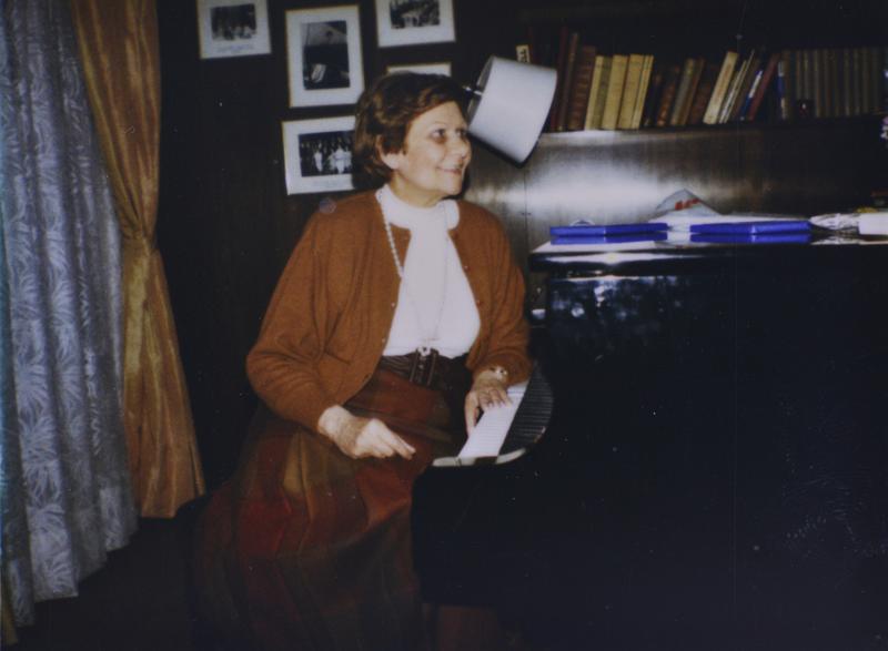 [Retrats de Maria Canals amb diversos familiars]