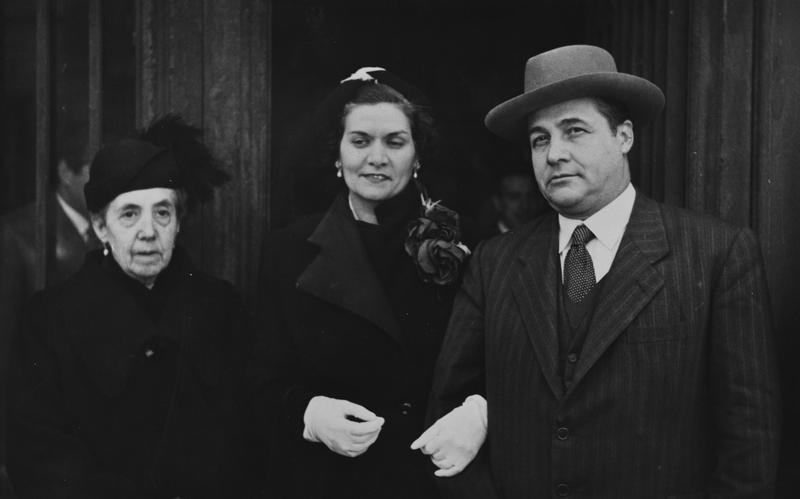 [Retrat d’Agnès Cendrós, Maria Canals i Rossend Llates]