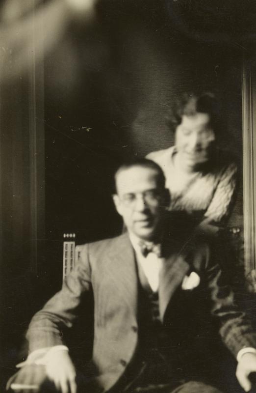 Primer pla de Lluís Camós assegut